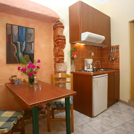 Iason アパートホテル